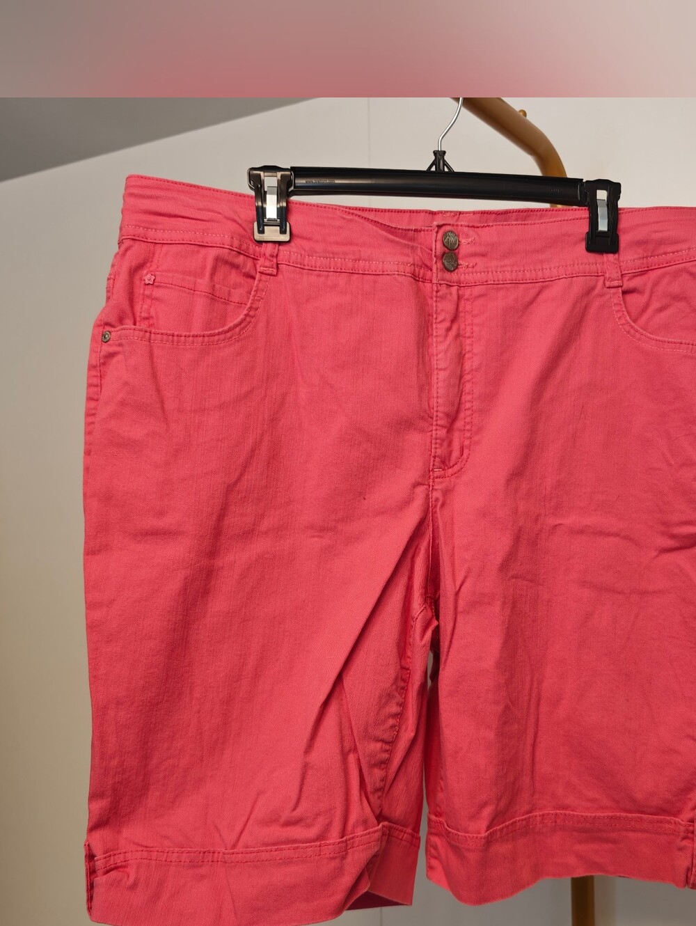 Gloria Vanderbilt Pink Mid-Rise Cuffed Jean Shorts Plus Size 18W
